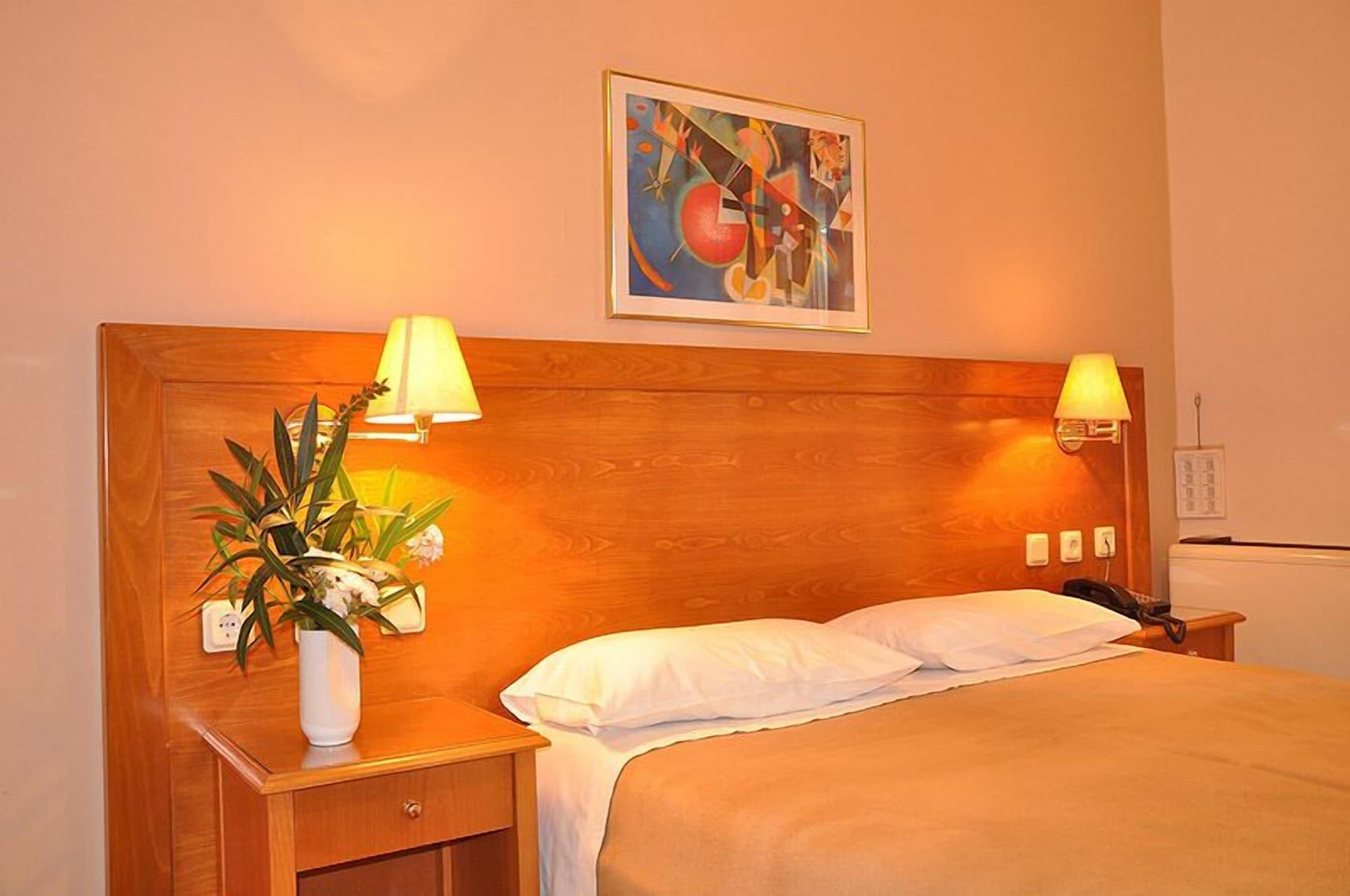 Corfu  Hotel Bretagne מראה חיצוני תמונה
