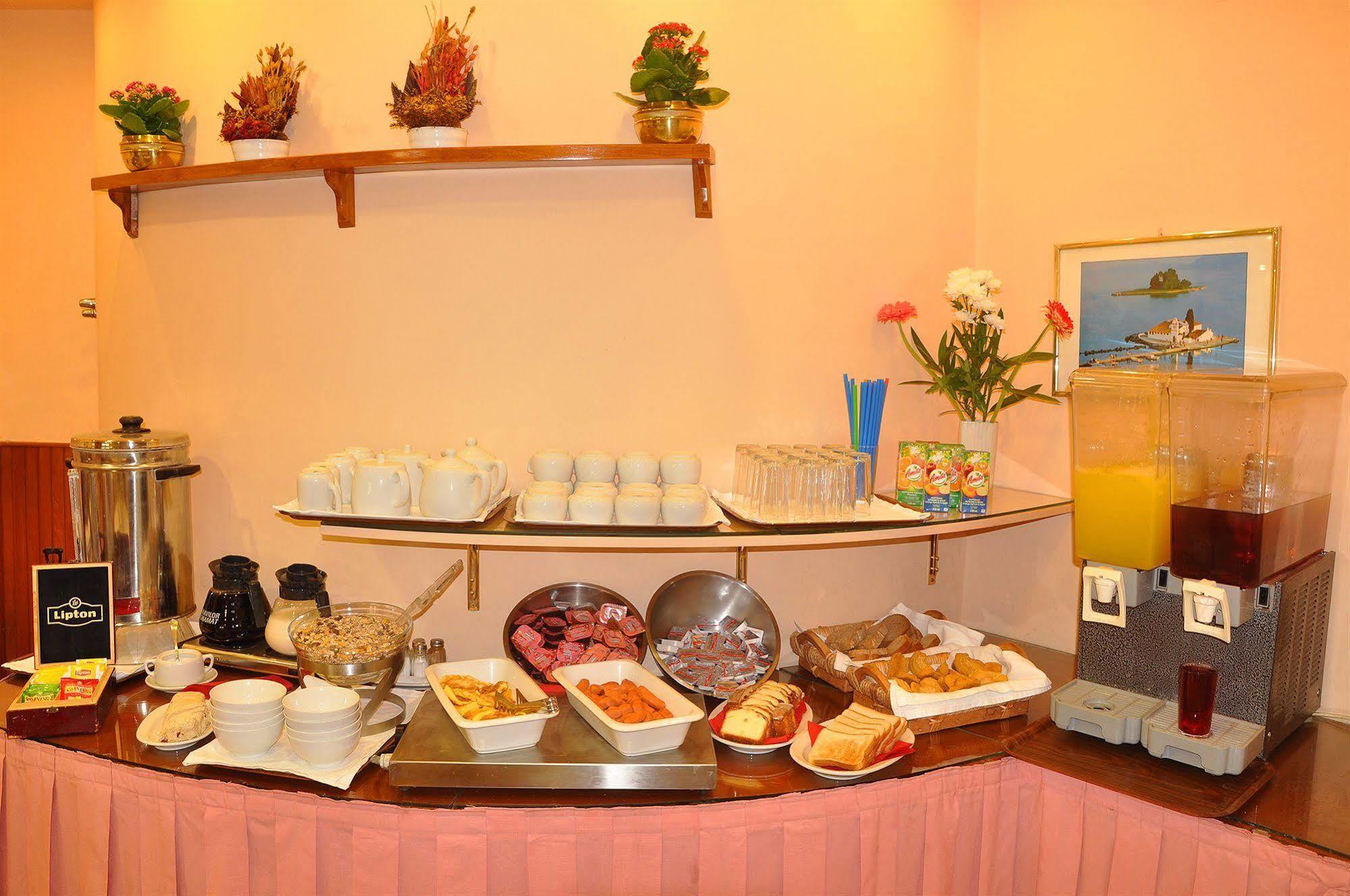 Corfu  Hotel Bretagne מראה חיצוני תמונה